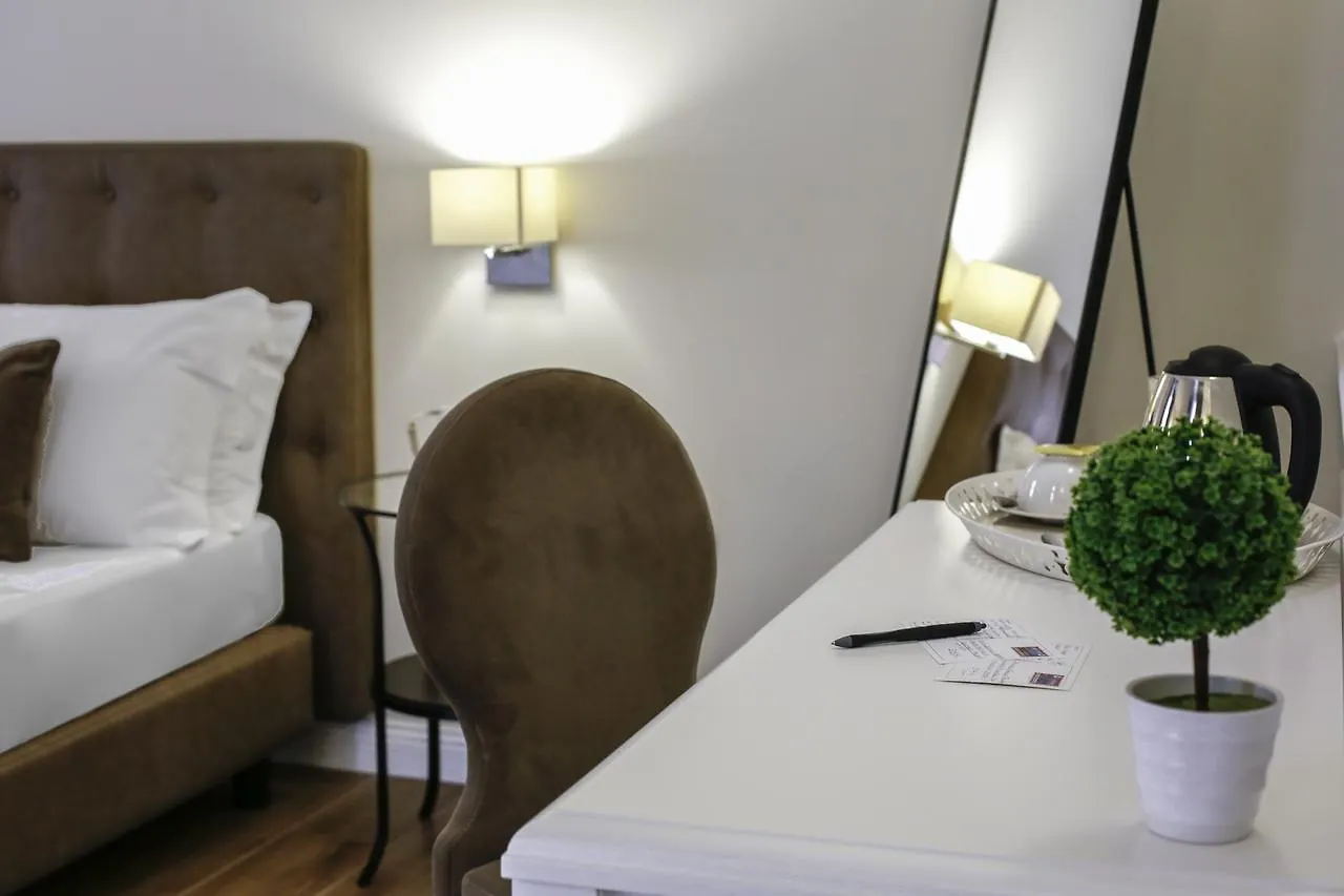 *** Πανσιόν La Fontanina Suites Νάπολη Ιταλία